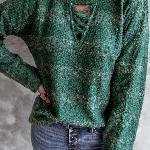 Sweaters - 💜 New Green Crisscross Fuzzy Sweater